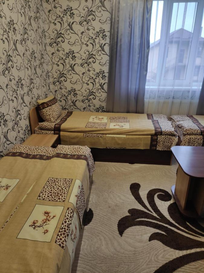 Bila Krynytsya  Karavan酒店 外观 照片