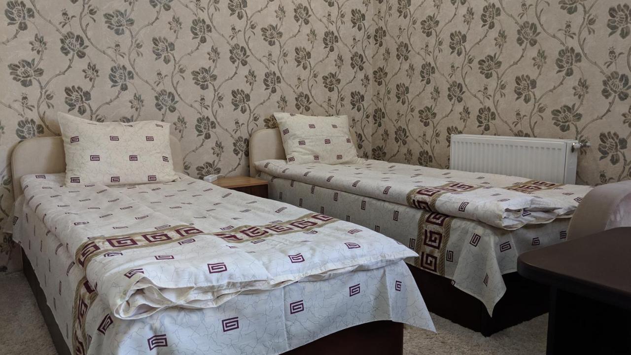 Bila Krynytsya  Karavan酒店 外观 照片
