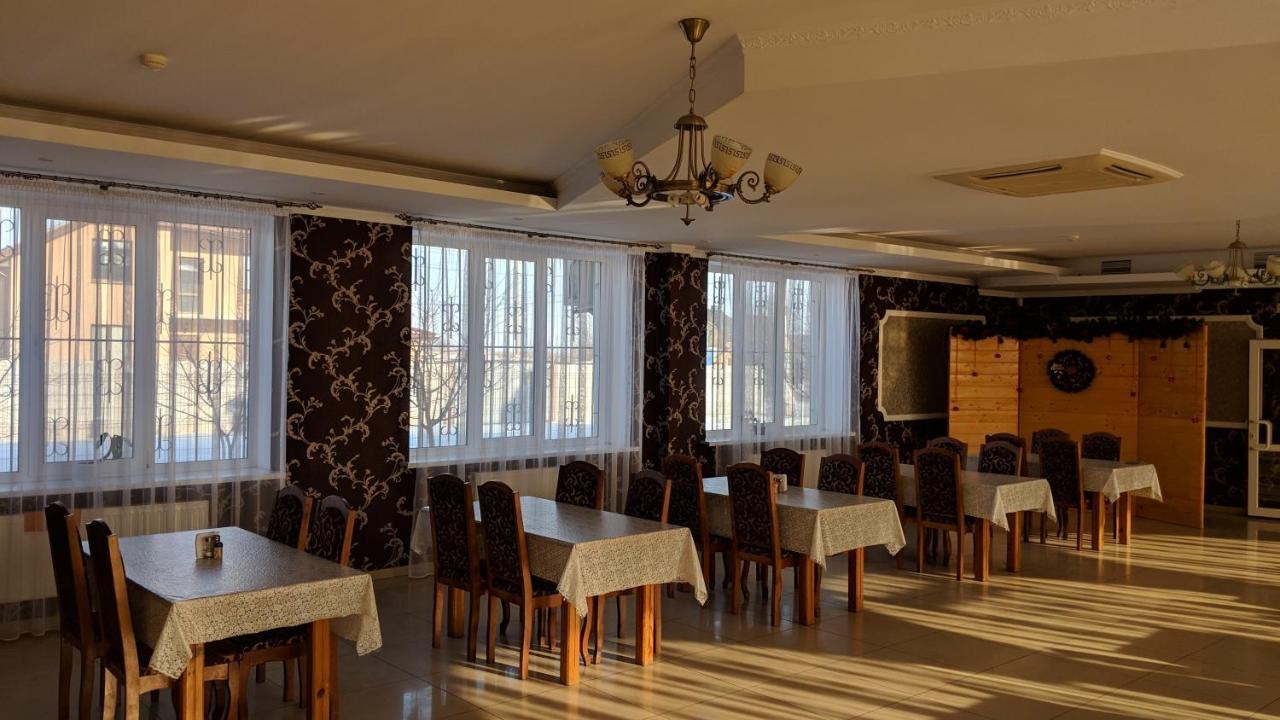 Bila Krynytsya  Karavan酒店 外观 照片
